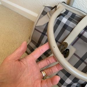 Stunning bag for modern woman😝